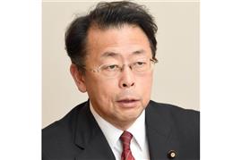 インタビューに答える公明党の西田実仁税調会長（参院議員）＝４日、東京・永田町の参院議員会館（酒巻俊介撮影）