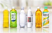 「綾鷹」「カナダドライ ザ・タンサン・ストロング」「爽健美茶」のラベルレス商品（日本コカ・コーラ提供）