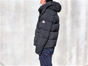 コストコでお得に購入し、夫も大満足のPYRENEXのダウンジャケット（筆者撮影）