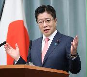 会見に臨む加藤勝信官房長官＝６日午前、首相官邸（春名中撮影）