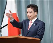 会見に臨む加藤勝信官房長官＝６日午前、首相官邸（春名中撮影）