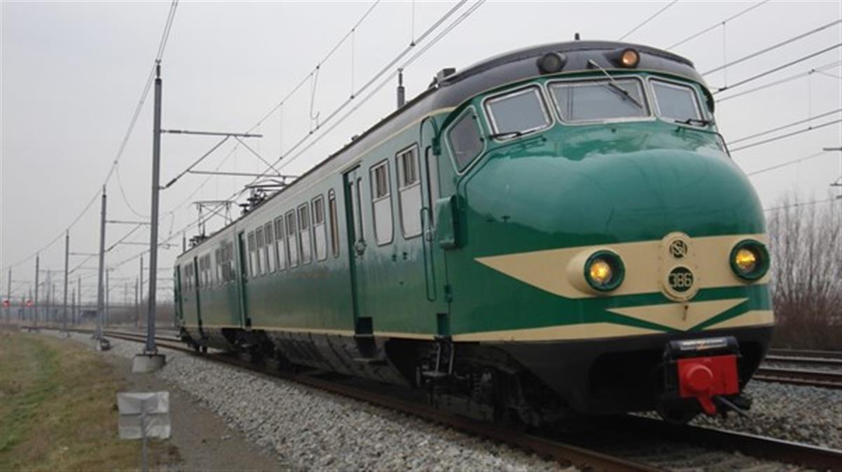 （公式サイト車両コレクションより）