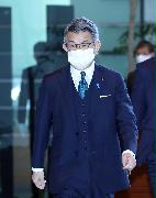 武田良太総務相＝８日午前、首相官邸（春名中撮影）