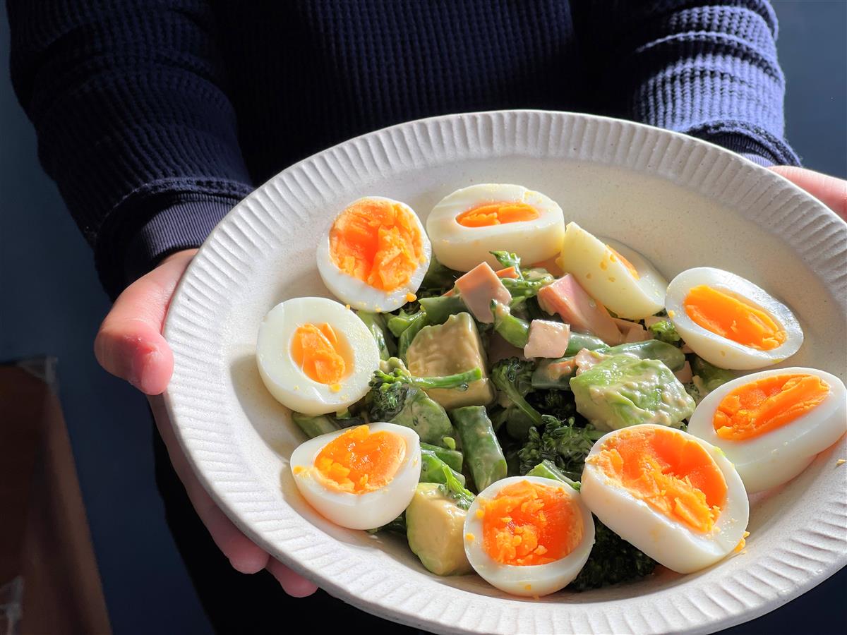 ゆでたまごをつくってみる（筆者撮影／SankeiBiz）