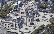 東京都千代田区の国会議事堂＝４月１１日（本社チャーターヘリから、川口良介撮影）