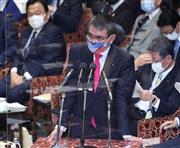 衆院予算委員会で答弁する河野太郎ワクチン接種担当相＝２５日午前、国会・第１委員室（春名中撮影）