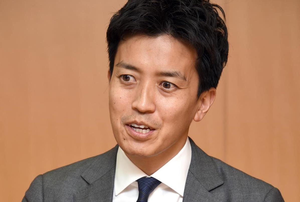 インタビューに答えるワクチン担当の河野大臣の補佐官を務める小林史明衆院議員＝５日、東京・永田町の内閣府（酒巻俊介撮影）
