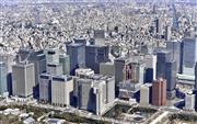 東京都千代田区・丸の内のオフィス街のビル群＝本社チャーターヘリから（宮崎瑞穂撮影）