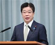 会見に臨む加藤勝信官房長官＝１０日午前、首相官邸（春名中撮影）