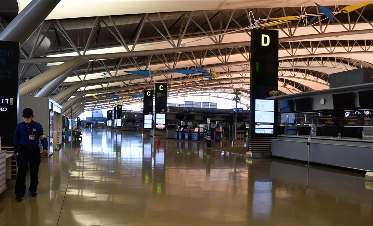 新型コロナウイルスの影響で旅客が激減した関西国際空港の国際線出発フロア