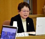 オンラインで開かれた富士山世界文化遺産学術委員会で発言する遠山敦子委員長＝２６日、静岡県庁（田中万紀撮影）
