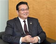 インタビューに答えるNTTドコモの井伊基之社長＝２５日、東京・永田町のNTTドコモ（酒巻俊介撮影）