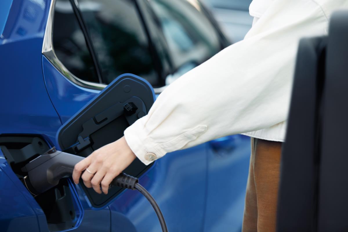 上質な走り味を備えたレクサス「UX300e」からしばらく目が離せそうにない（トヨタ自動車提供）