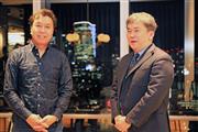 ジャズ・ピアニストの小曽根真さん（左）と小説家の真山仁さんの対談が実現した（SankeiBiz編集部）※対談にあたっては、体温測定や消毒などウイルス感染拡大防止対策を講じています。