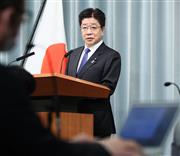 会見に臨む加藤勝信官房長官＝９日午前、首相官邸（春名中撮影）