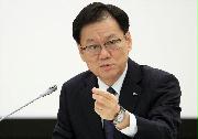 記者会見に応じるみずほＦＧの坂井辰史取締役執行役社長グループＣＥＯ＝５日午後、東京都千代田区（松井英幸撮影）