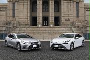 自動運転のレベル２技術を搭載したトヨタ自動車の「レクサスＬＳ」（左）と「ミライ」（同社提供）
