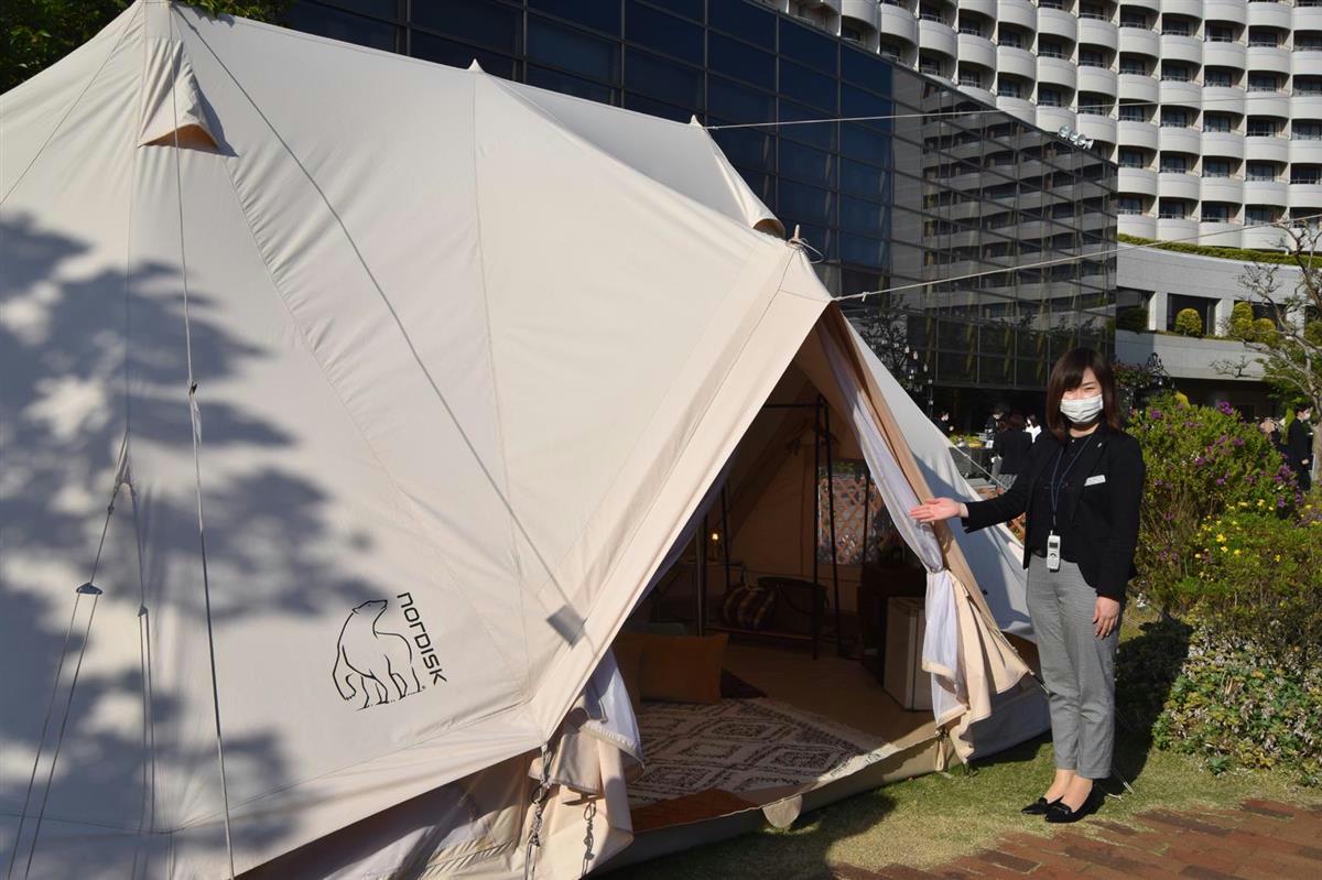 ホテル庭園の一角に設営されたテント＝千葉県浦安市舞浜（江田隆一撮影）