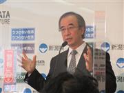 飲食店への時短要請検討を明らかにした花角英世知事＝１５日、新潟市中央区の県庁（本田賢一撮影）