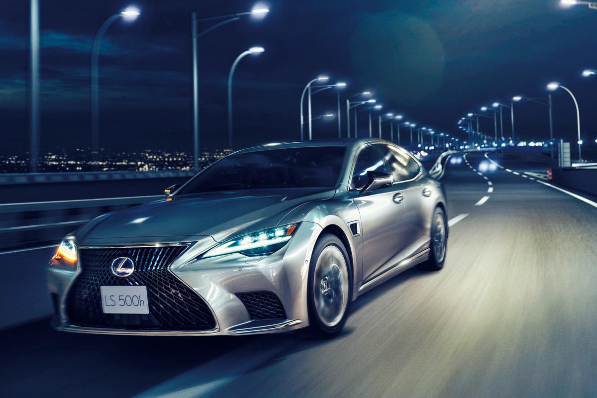 新型レクサスLSに搭載された「レクサス・チームメイト」と呼ばれる高度運転支援技術のひとつ「アドバンスドドライブ」。スロー走行車両の追い越しなども、安全に、静かに制御される（トヨタ自動車提供）