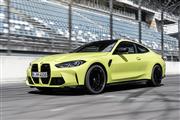 BMWの武闘派クーペ「M4」。走り派のハートをつかんで離さない真打ちは、やや遅れてステージに上がってきた（BMWジャパン提供）