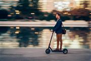 電動キックボードのヘルメットや免許の有無に対し各国で対応が分かれている（Getty Images）※画像はイメージです