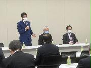 自民党「ポストコロナの経済政策を考える議員連盟」の勉強会であいさつする安倍晋三前首相＝９日午前、衆院第２議員会館（沢田大典撮影）