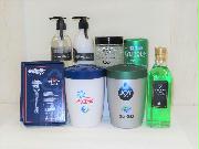 イオンリテールが導入する「Loop（ループ）」で販売される商品の一部。容器は使用後に返却すると、容器代が返金される仕組みだ（イオンリテール提供）