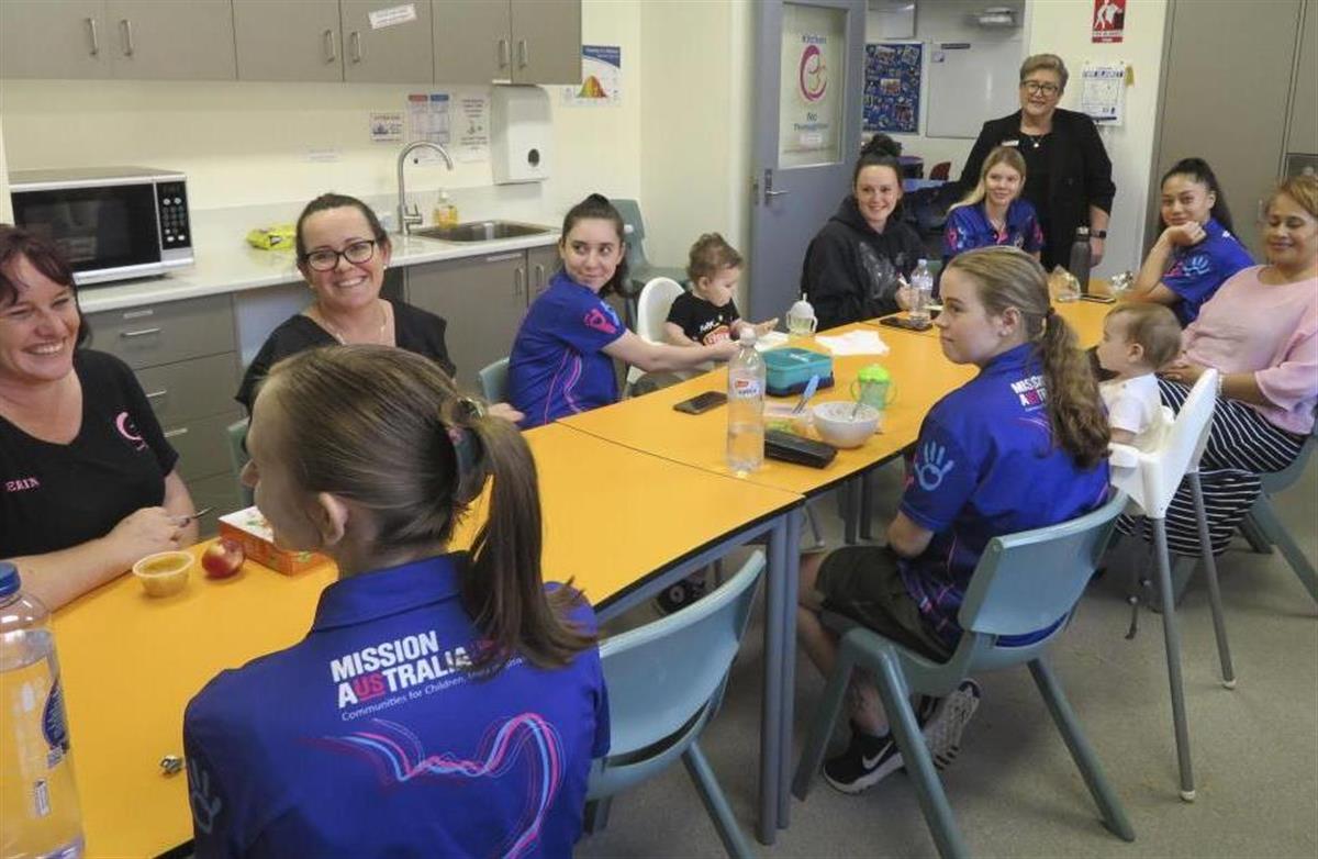 10代出産女性に学ぶ喜びを 豪の高校 進学 就労支援 Sankeibiz サンケイビズ 自分を磨く経済情報サイト