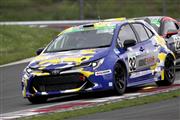 富士24時間レースを走り切った水素カローラ（トヨタ自動車提供）