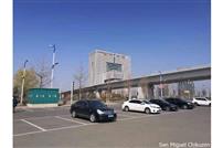 貿易企業などが入る予定の国門ビルも対外的には未完成（5月上旬、丹東在住者撮影・提供）