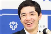 現役引退会見の席につく体操の白井健三＝横浜市青葉区の日体大（撮影・矢島康弘）