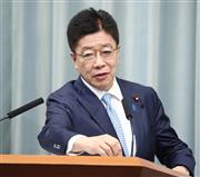 会見に臨む加藤勝信官房長官＝１７日午前、首相官邸（春名中撮影）