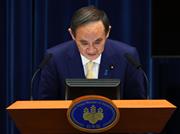 東京都へ４度目の緊急事態宣言の発令を決定し、会見で国民へさらなる協力を求める菅義偉首相＝８日午後、首相官邸（春名中撮影）