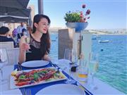 地中海に浮かぶ島、マルタ島にて好物のシーフードとワイン。提供：執筆者