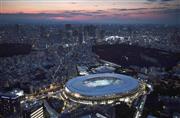 ２３日に東京五輪の開会式が行われる国立競技場＝２２日午後（本社ヘリから、鴨川一也撮影）