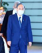 広島から帰京した菅義偉首相＝６日午後、衆首相官邸（春名中撮影）