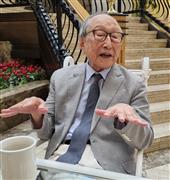 インタービューに応じる金亨錫・延世大名誉教授＝７月、ソウル（桜井紀雄撮影）