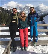 家族でスキーにもでかける