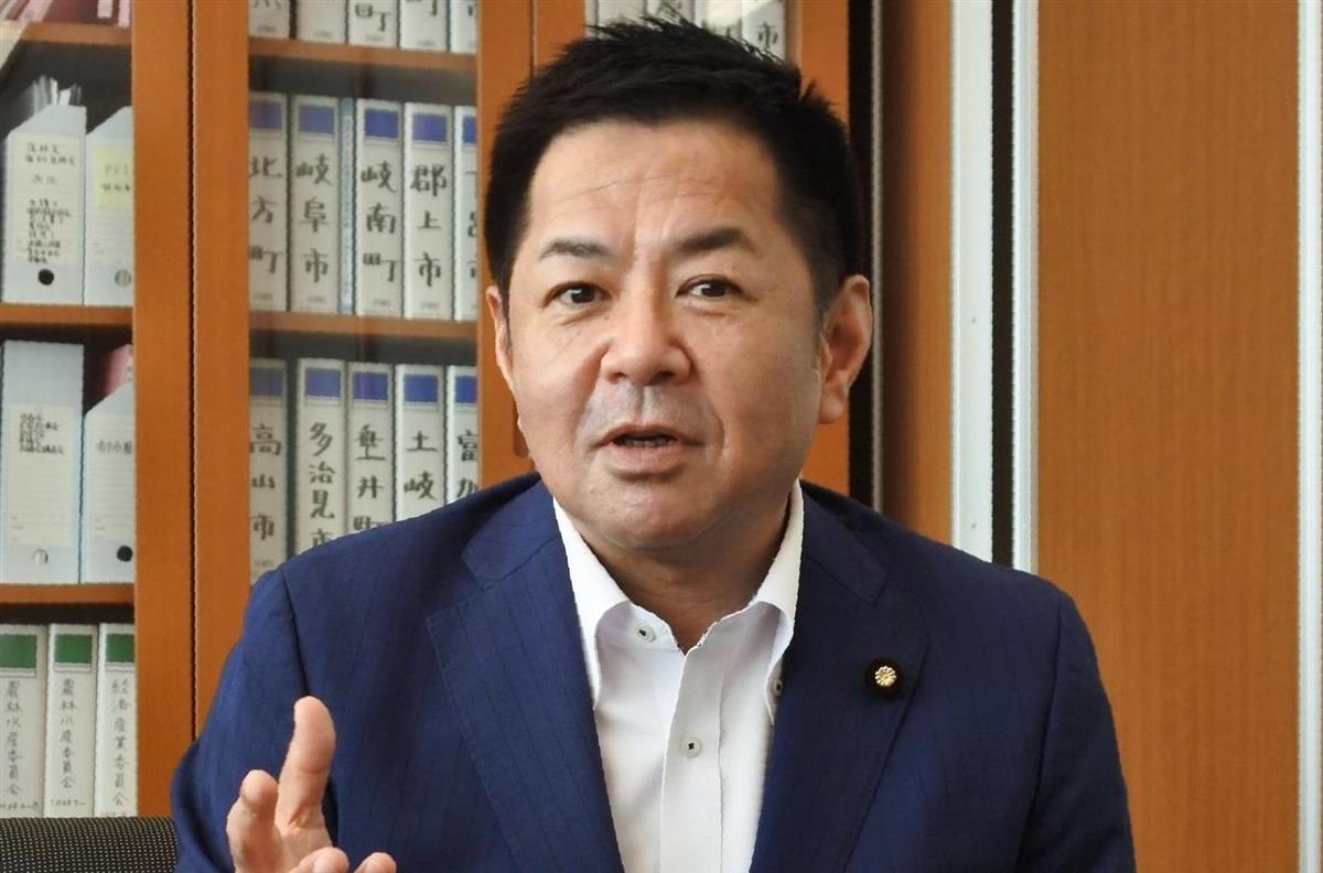 野田聖子幹事長代行の陣営で選挙戦を支える渡辺猛之国土交通副大臣＝21日、参院議員会館（市岡豊大撮影）