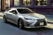 新型レクサスES（トヨタ自動車提供）