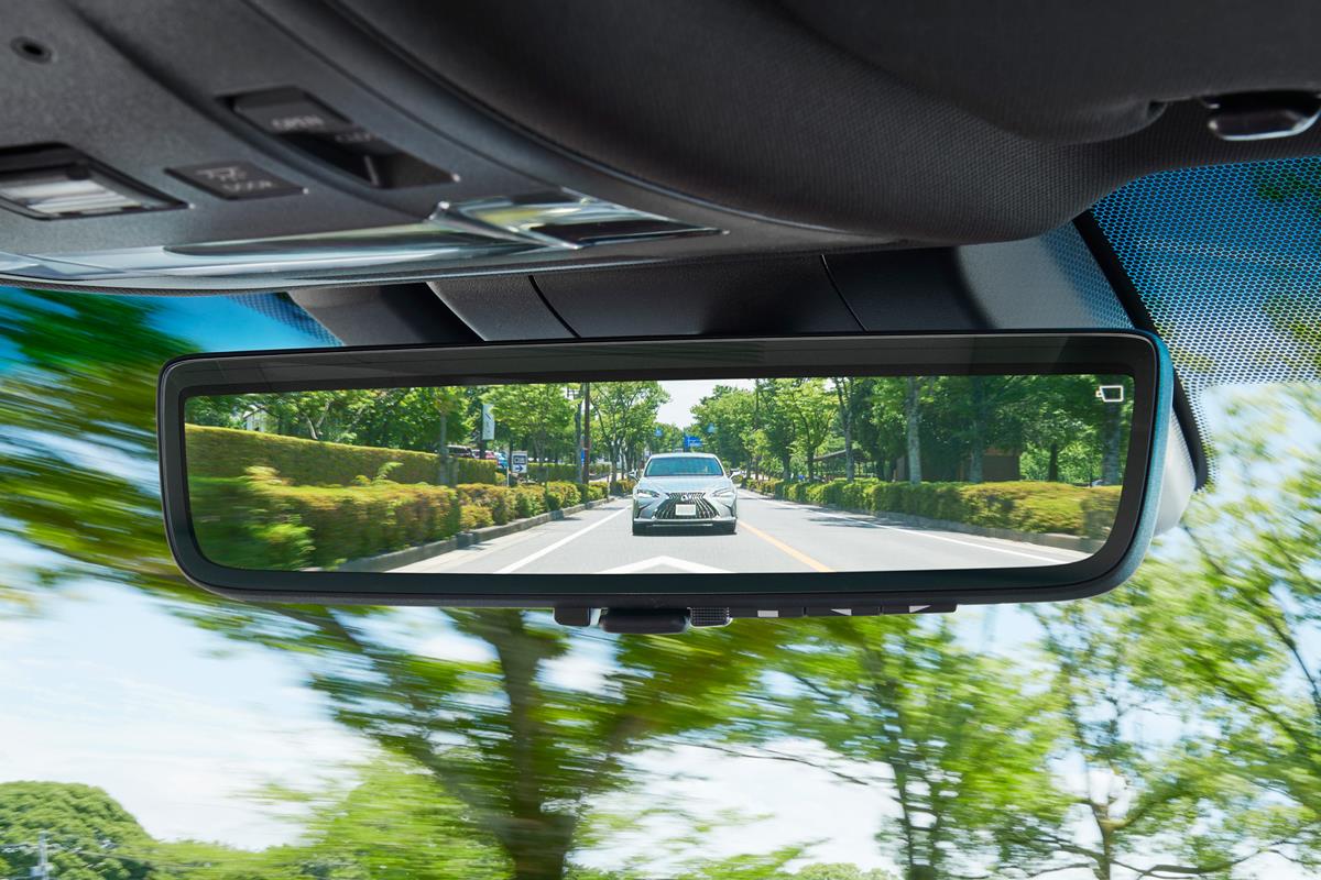 デジタルインナーミラー。鏡面ミラーモードに変更することも可能（トヨタ自動車提供）