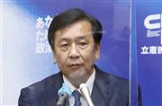 会見で記者団の質問に答える立憲民主党の枝野幸男代表＝２４日午前、国会内（春名中撮影）