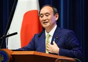 会見で労いの言葉を受け笑顔の菅義偉首相＝２８日午後、首相官邸（春名中撮影）