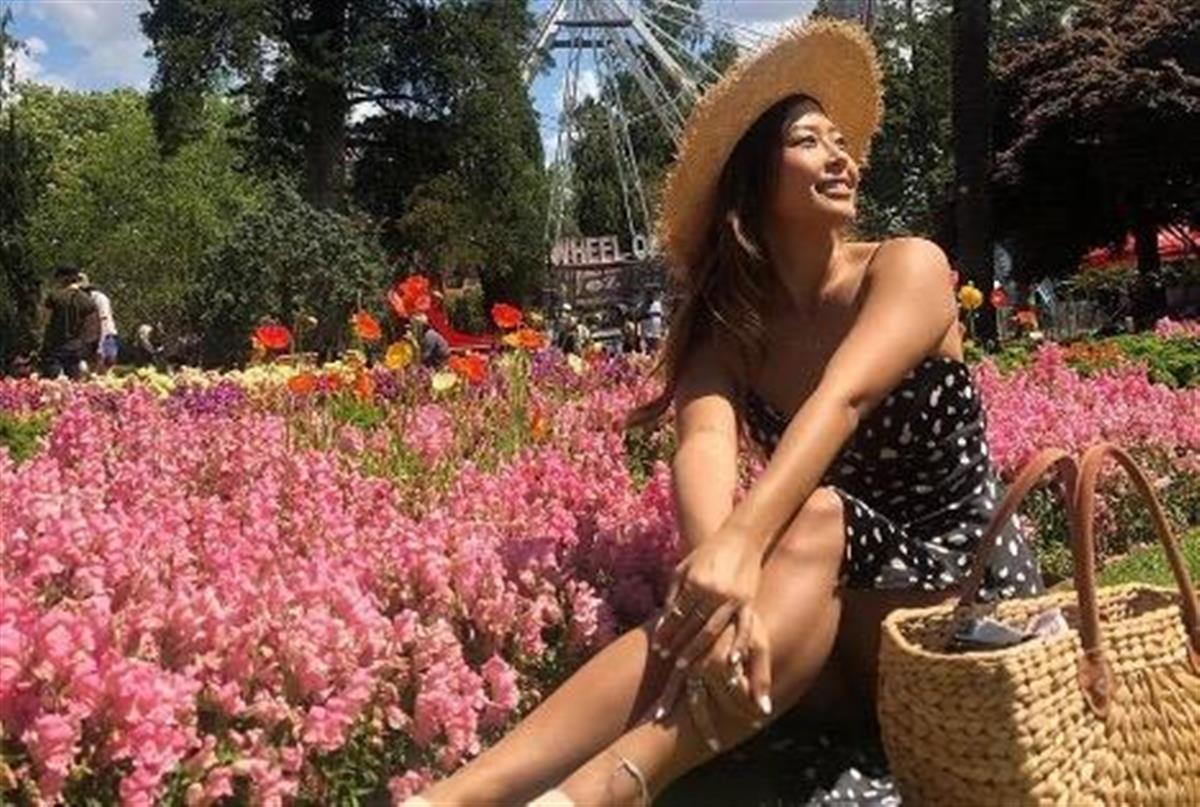 アメリカ系航空会社で日本人CAとして働く美樹サンティアーゴさん。提供：本人