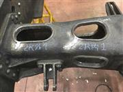 ３カ所の亀裂や傷が見つかった台車の部品（ＪＲ西日本提供）