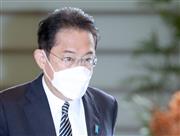 出邸する岸田文雄首相＝２６日午前、首相官邸（矢島康弘撮影）