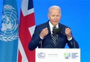 ＣＯＰ２６首脳級会合でスピーチに臨むバイデン米大統領＝１日、英グラスゴー（ＣＯＰ２６ウェブサイトから・共同）