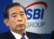 決算会見で、新生銀行へのTOBについて話すSBIホールディングスの北尾吉孝社長＝2021年10月28日、東京都港区 - 写真＝時事通信フォト