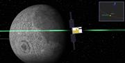 月に近い付近を飛行する探査機「エクレウス」のイメージ（ＪＡＸＡ提供）